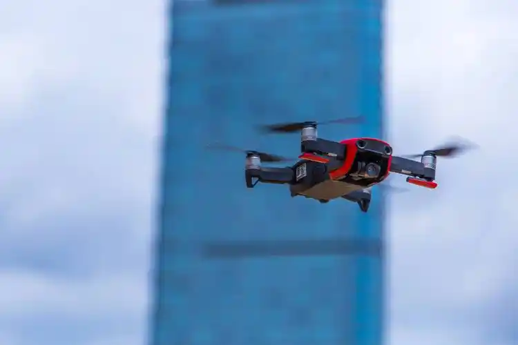 无人机农林应用：仿真技术提升作业效率与精细化水平