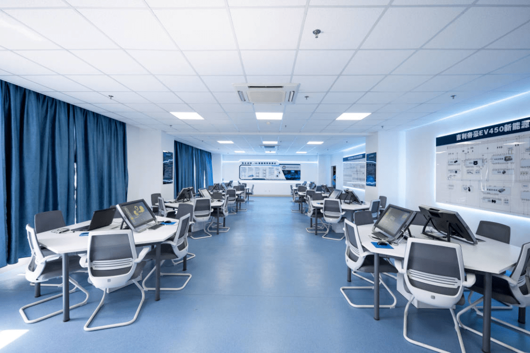 汽车仿真实训室